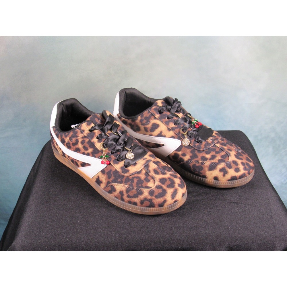 DV Dolce Vita Quantum Charm Leopard Print Cherry Charm Sneakers Gum Sole Wms 9.5